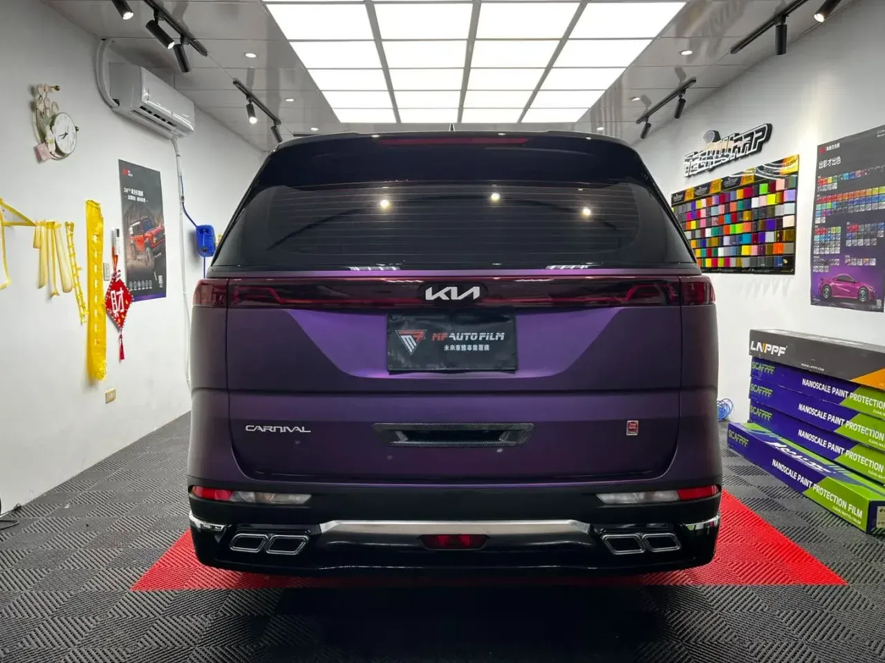 Kia Carnival 緞面紫改色覆膜完工實拍（4）