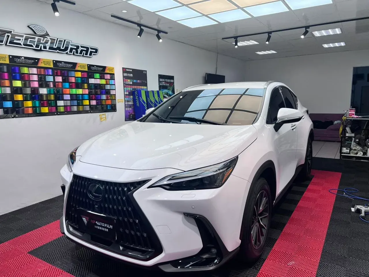 Lexus NX 珍珠白改色覆膜完工實拍（4）