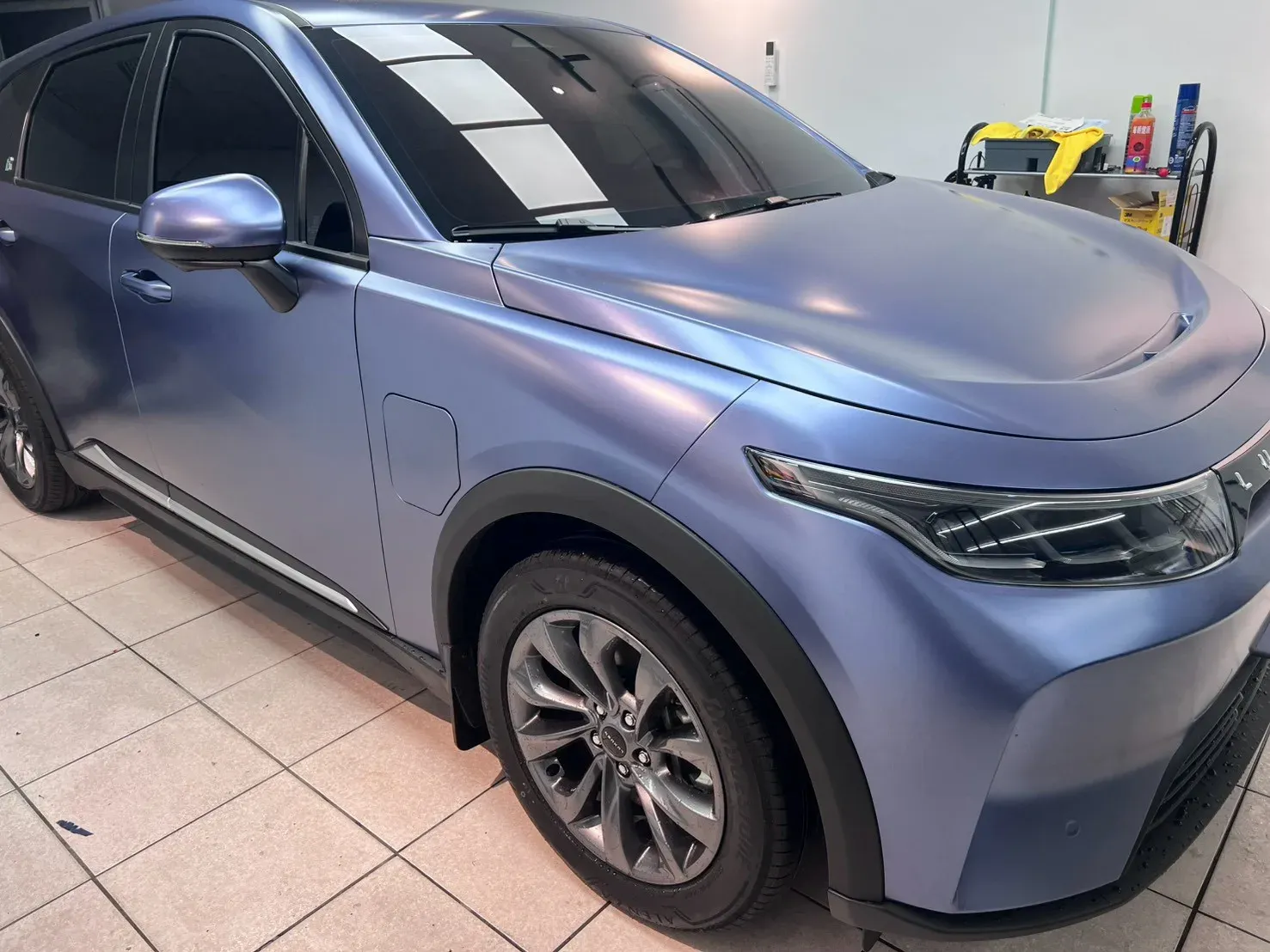 LUXGEN n7 電光金屬午夜藍改色膜完工（車頭斜前全車）