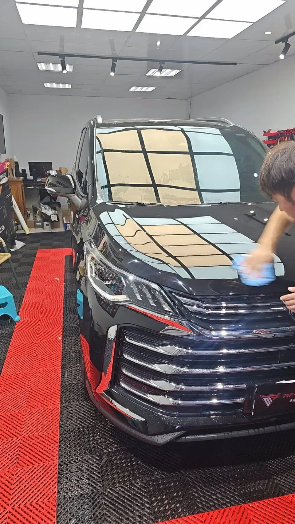 MG G50 引擎蓋透明犀牛皮施工中車頭斜前