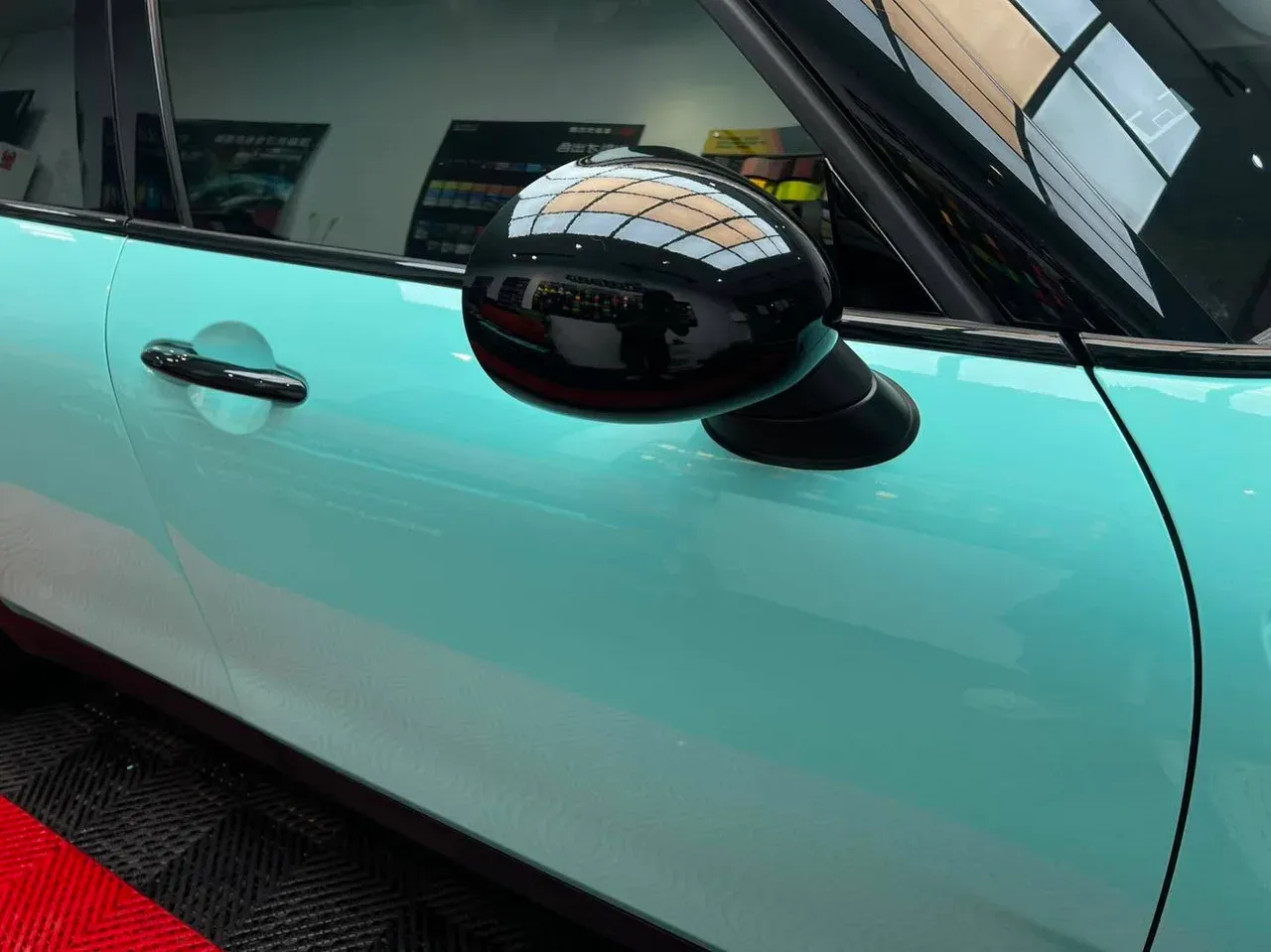 MINI Clubman 蒂芬妮綠改色覆膜完工實拍（4）